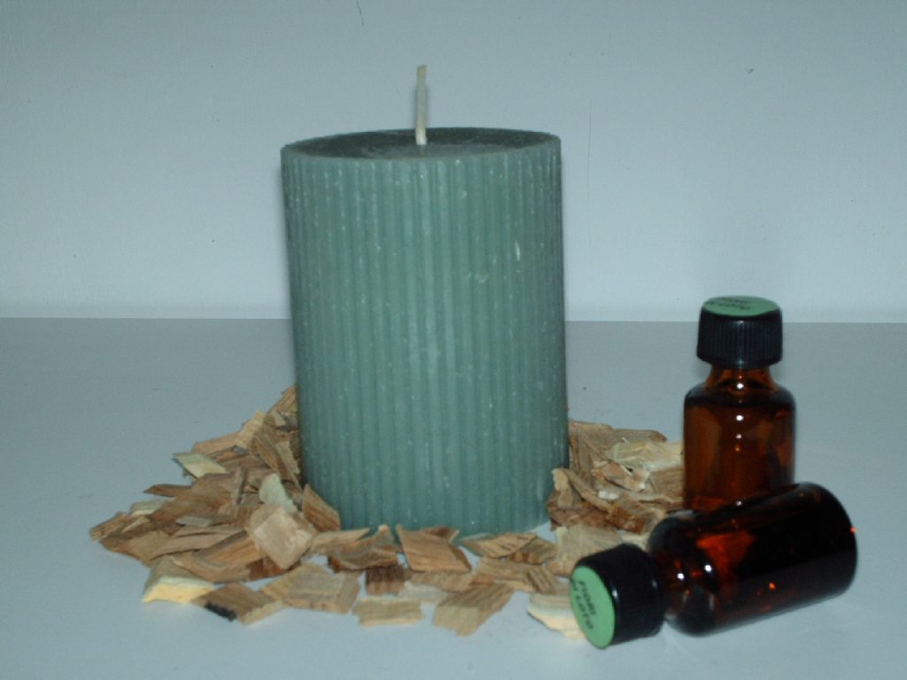 LE ESSENZE PER PROFUMARE LE CANDELE